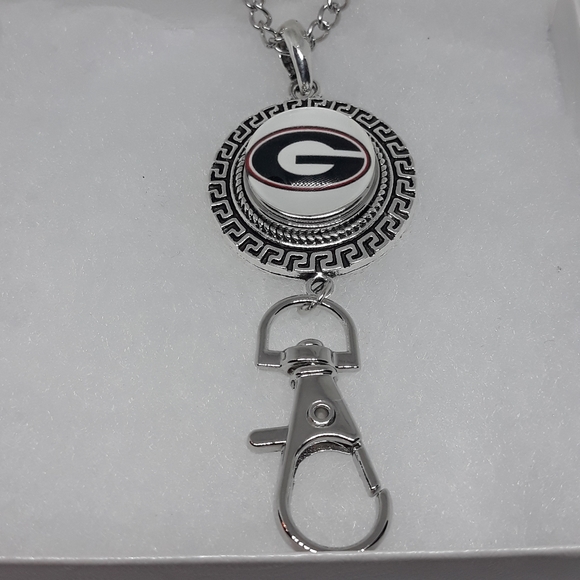 Georgia Bulldogs Necklace - Picture 4 of 4